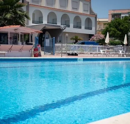 Relax Hotell