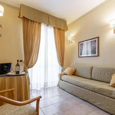 Relax 4* Сиракузы