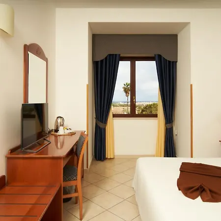 Relax 4*