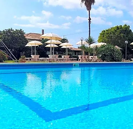Relax 4* Syracuse