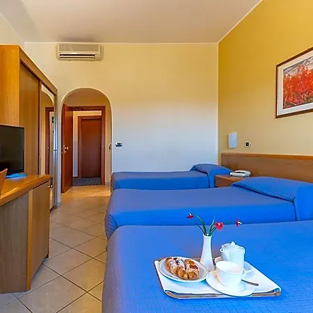 Relax Hotel 4*