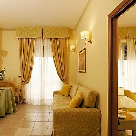 Relax Hotel 4*