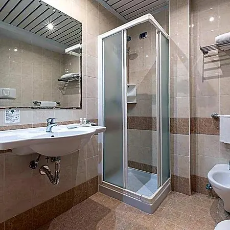 Relax 4* Syracuse