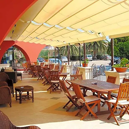Relax 4*